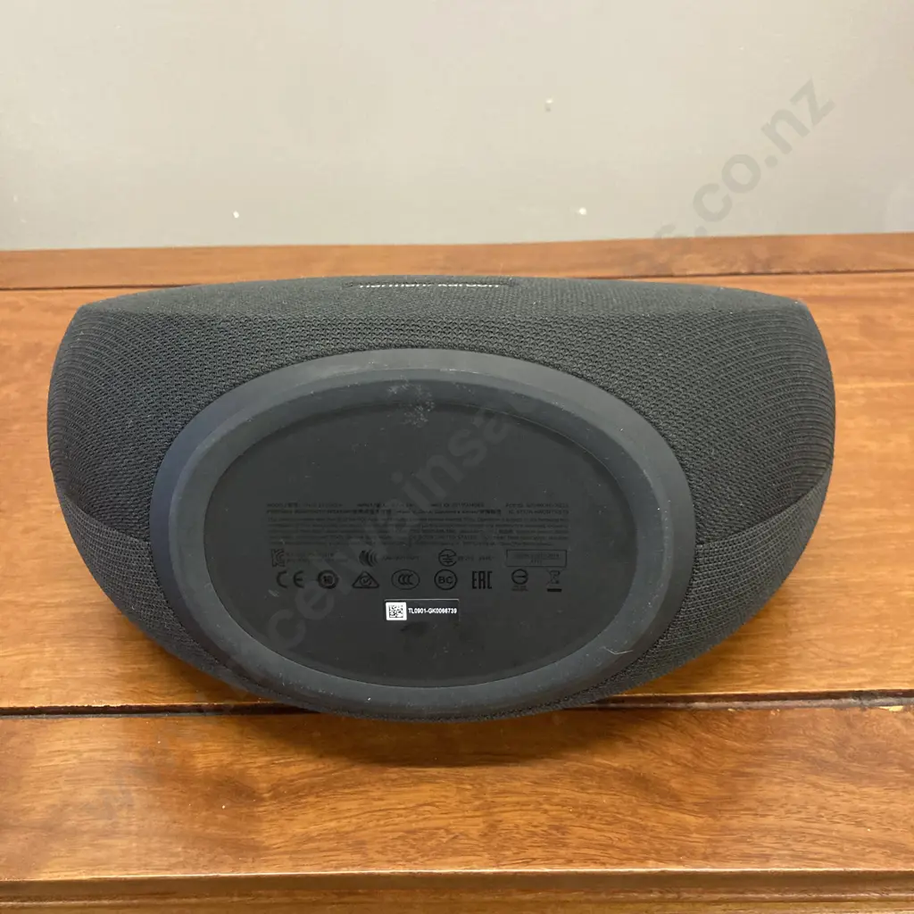 Harmon Kardon Model Onyx Studio 6 Portable Bluetooth Speaker (No Power Supply) Image 1++